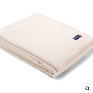NWT Faribault Mill 100% Wool Cream Blanket